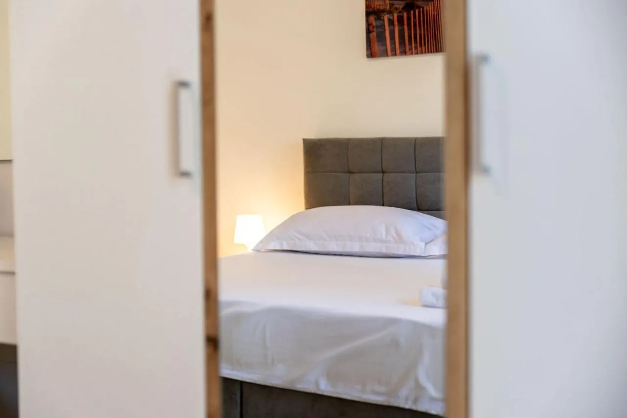 Blagdan Apartments Palit 0*,  Κροατία
